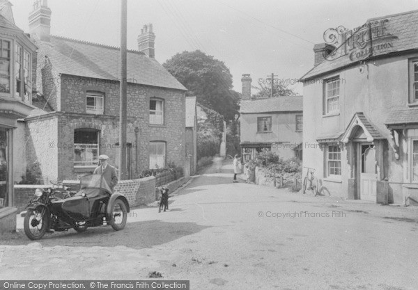 Photo of Roadwater, The Village 1930