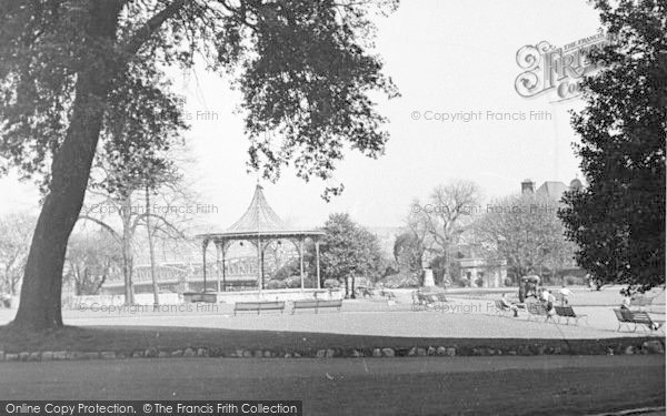 Photo of Rochester, Castle, The Grounds c.1955