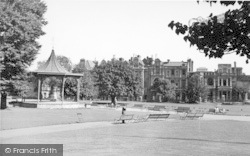 Castle, The Grounds c.1960, Rochester