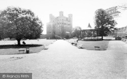 Castle, The Grounds c.1960, Rochester