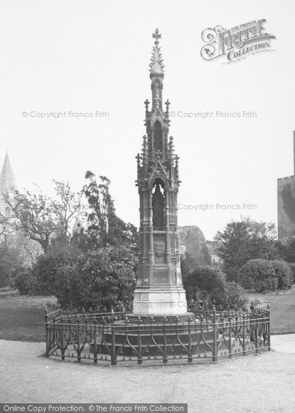 Photo of Rochester, Cross By The Castle 1906