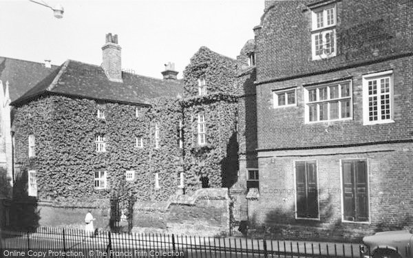 Photo of Rochester, Restoration House c.1960