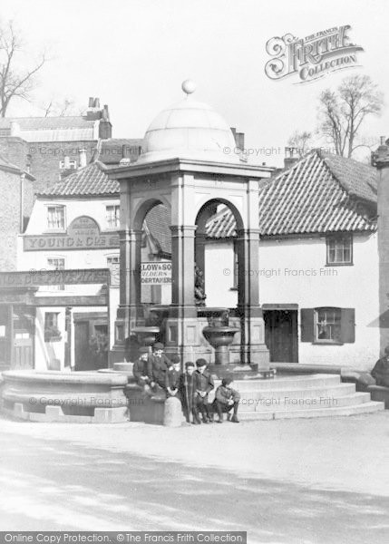 Photo of Roehampton, Drinking Fountain c.1910