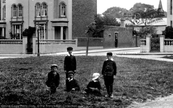 Photo of Romford, Children In Laurie Square 1908