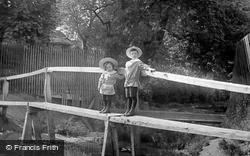 Children On The Footbridge 1908, Romford