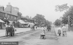 Foot Traffic, Victoria Road 1908, Romford