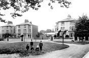 Laurie Square 1908, Romford