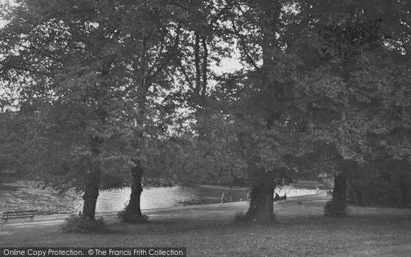 Photo of Romford, Raphael Park c.1950