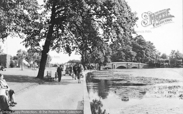 Photo of Romford, Raphael Park c.1950