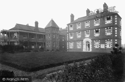 The Old Church Hospital 1909, Romford