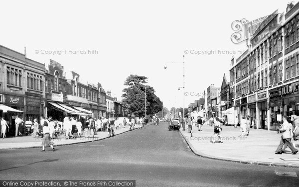 Photo of Romford, Victoria Road c.1950