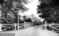 Abbey From White Bridge 1903, Romsey