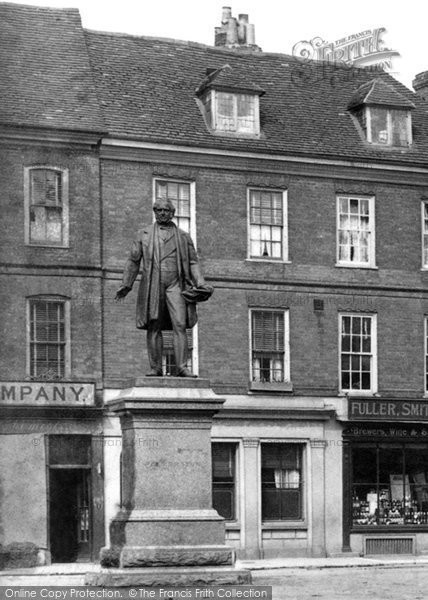 Photo of Romsey, Lord Palmerston Statue 1903