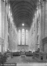 The Abbey Nave, West 1932, Romsey