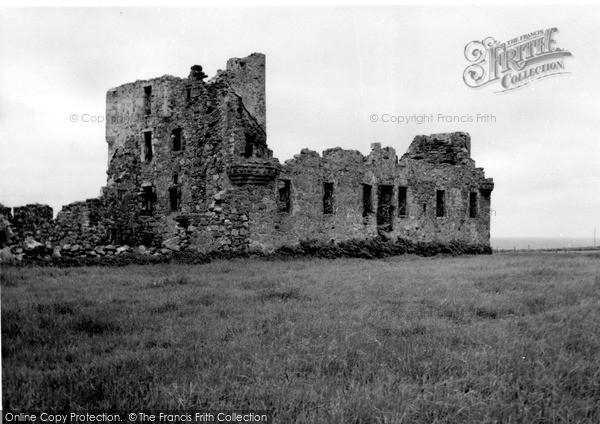 Photo of Rosehearty, Pittullie Castle 1961