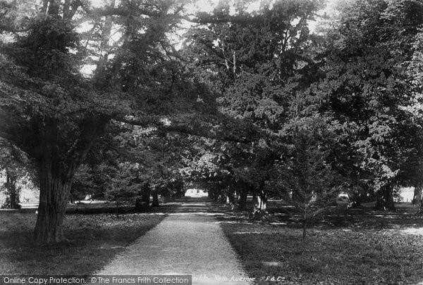 Photo of Rosneath, Yew Avenue 1901