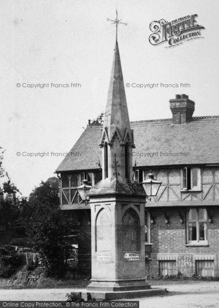 Photo of Ross On Wye, Cantilupe Road, James Wallace Richard Hall Monument 1906