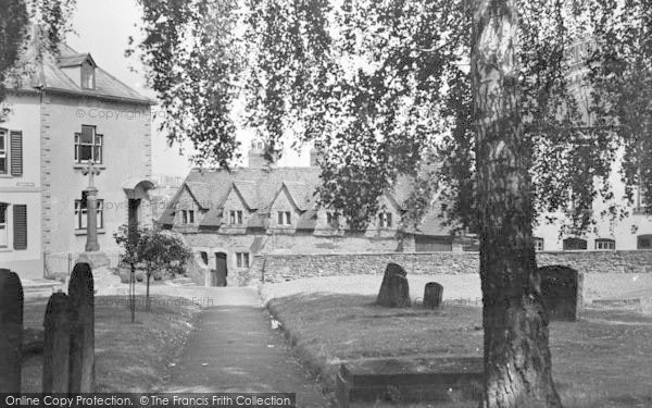 Photo of Ross On Wye, Churchyard, Rudhall Almshouses 1938