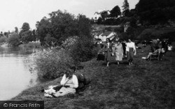 Summer Day, Riverside Walk c.1960, Ross-on-Wye