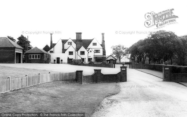Photo of Roxwell, Dukes Manor c.1960