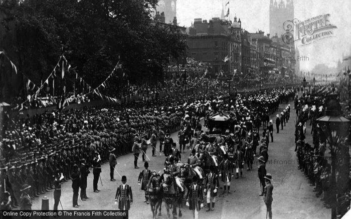 Photo of Royalty, Coronation Procession From Canadian Arch 1902