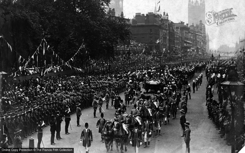 Royalty, Coronation Procession from Canadian Arch 1902