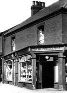 Midland Road, Chemist c.1955, Royston