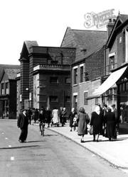 People On Midland Road c.1955, Royston
