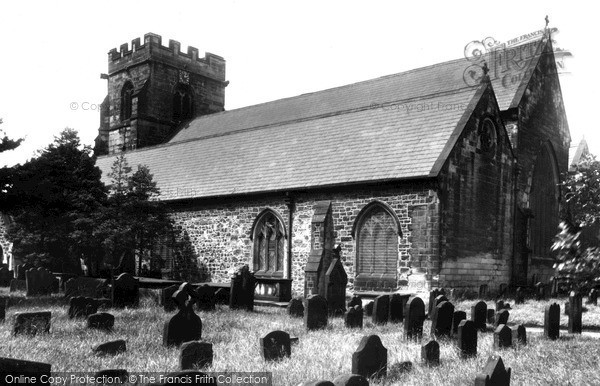 Photo of Ruabon, St Mary's Church c.1960