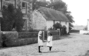 Girls In The Village 1911, Ruan Minor