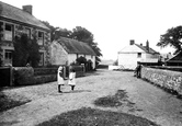 The Village 1911, Ruan Minor
