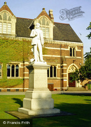 School Museum And Thomas Hughes Statue 1989, Rugby