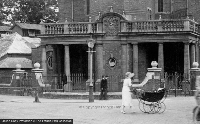 Photo of Rugby, Temple Speech Room 1922