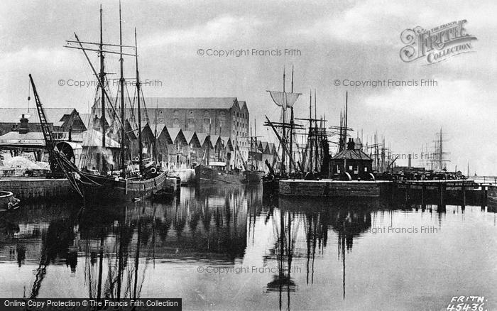 Photo of Runcorn, Docks 1900