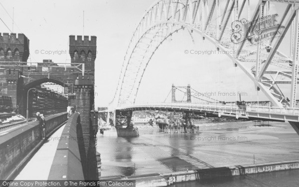 Photo of Runcorn, Runcorn Widnes Bridge c.1961