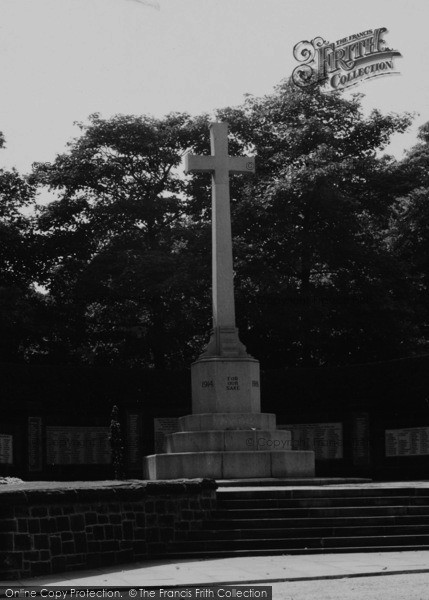 Photo of Runcorn, War Memorial c.1955