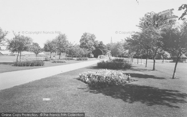 Photo of Rushden, Hall Park c.1960