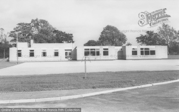 Photo of Rushden, South End Junior School c.1965