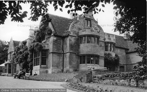 Photo of Rushden, The Hall c.1955