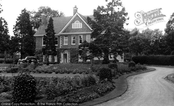Photo of Rushden, The Memorial Hospital c.1955
