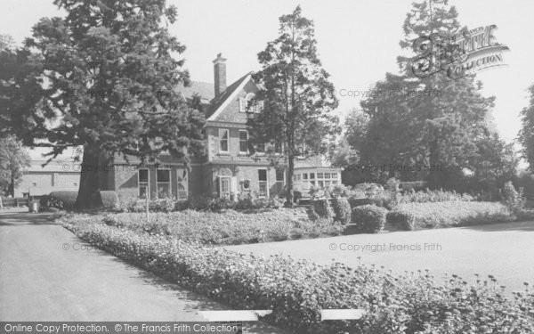 Photo of Rushden, The Memorial Hospital c.1955