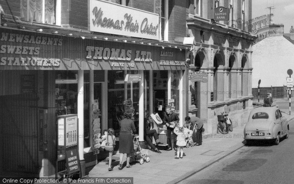 Photo of Rushden, Thomas Ltd, High Street 1966