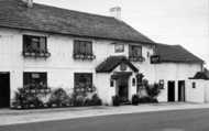 Fox Inn c.1955, Rushton Spencer