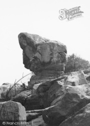 The Toad Rock c.1955, Rusthall