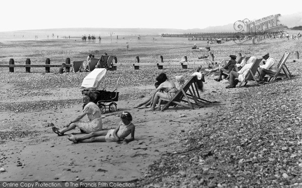 Photo of Rustington, Beach Looking West c.1950