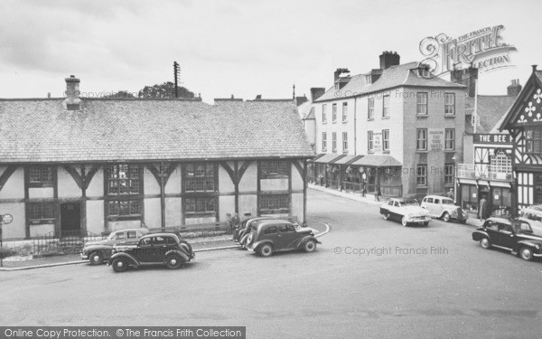 Photo of Ruthin, St Peter's Square c.1956