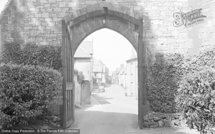 Photo of Ruthin, View Through Castle Gates 1939