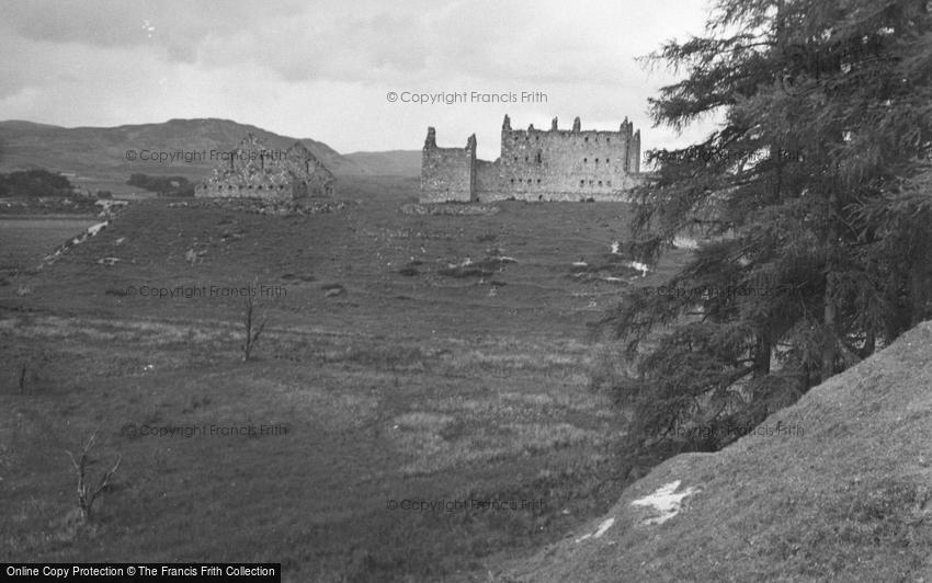 Ruthven Castle, the Barracks 1954