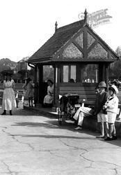 Families At An Esplanade Shelter 1918, Ryde