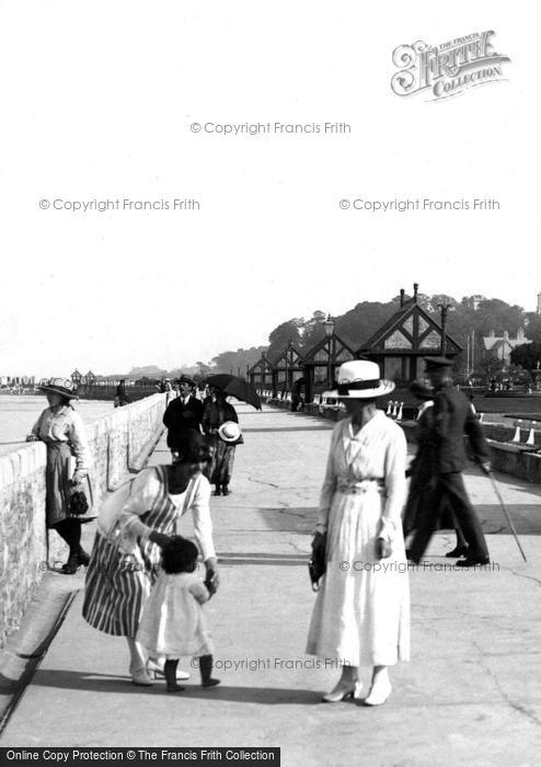 Photo of Ryde, Fashion On The Esplanade 1918